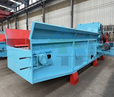 110KW 8-10tph κινητήρα ντίζελ Βιομάζα Σημείο πυριτίων τύμπανο ξύλο κλαδί συντρίμμιο Τσιπς Chipper συντρίμμιο με καλό