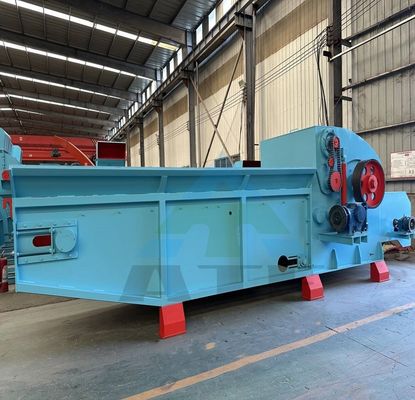 110KW 8-10tph κινητήρα ντίζελ Βιομάζα Σημείο πυριτίων τύμπανο ξύλο κλαδί συντρίμμιο Τσιπς Chipper συντρίμμιο με καλό