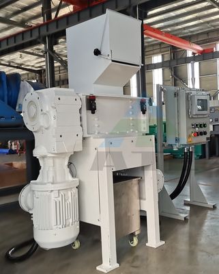 Μέγιστη παραγωγική ικανότητα 17000kg/ώρα Τετραάξονας θραυστομηχανή για συσκευαστικές παλέτες βαρέλιας