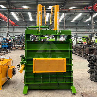 650 KG Vertical Baler Αειφόρος λύση για τα απόβλητα χαρτιού, ελαστικά, καουτσούκ και σκληρό πλαστικό