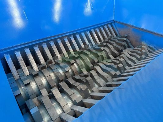 2200KG βαρύτητα μεταλλικό διπλό άξονα Shredder μηχανή για την θραύση πλαστικών αποβλήτων υφασμάτων
