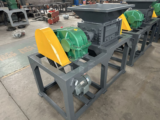 50kW Double Shaft Shredder για ξύλινα παλέτα και μεταλλικό/πλαστικό σύστημα μεταφοράς απορριμμάτων