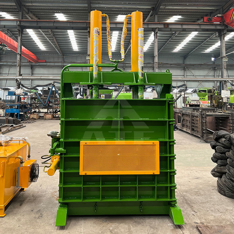 650 KG Vertical Baler Αειφόρος λύση για τα απόβλητα χαρτιού, ελαστικά, καουτσούκ και σκληρό πλαστικό